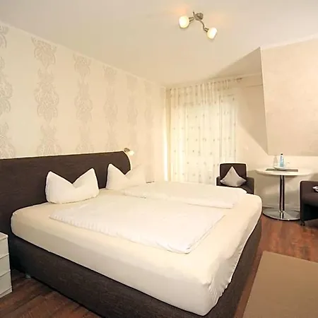 Piepers Garni 3* Laer