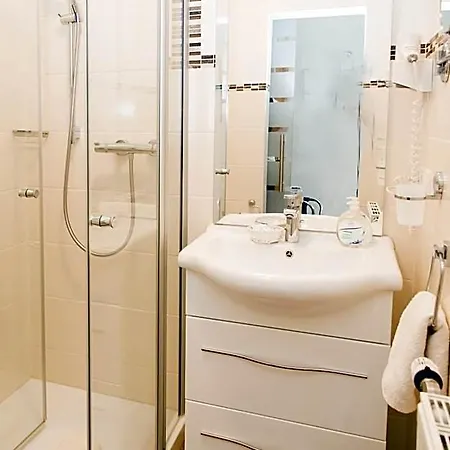 Piepers Garni Hotel 3*